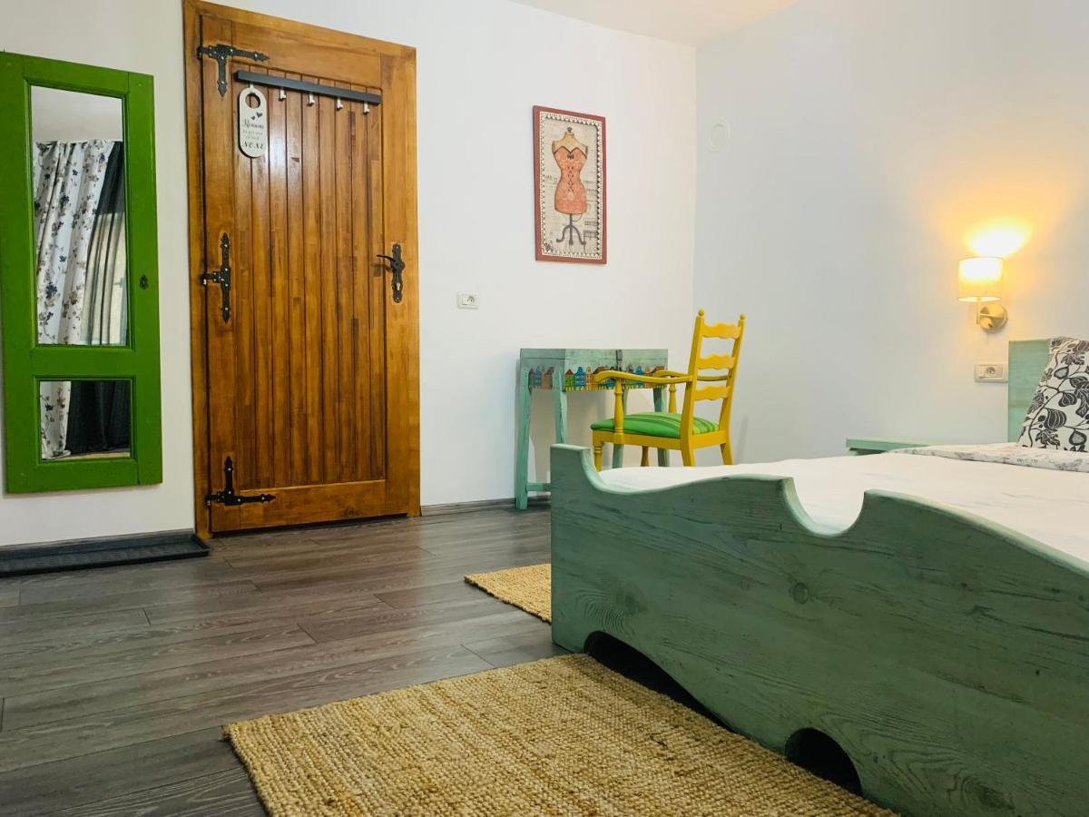 Hotel Casa "La Moara Din Gradina" à Eftimie Murgu Extérieur photo