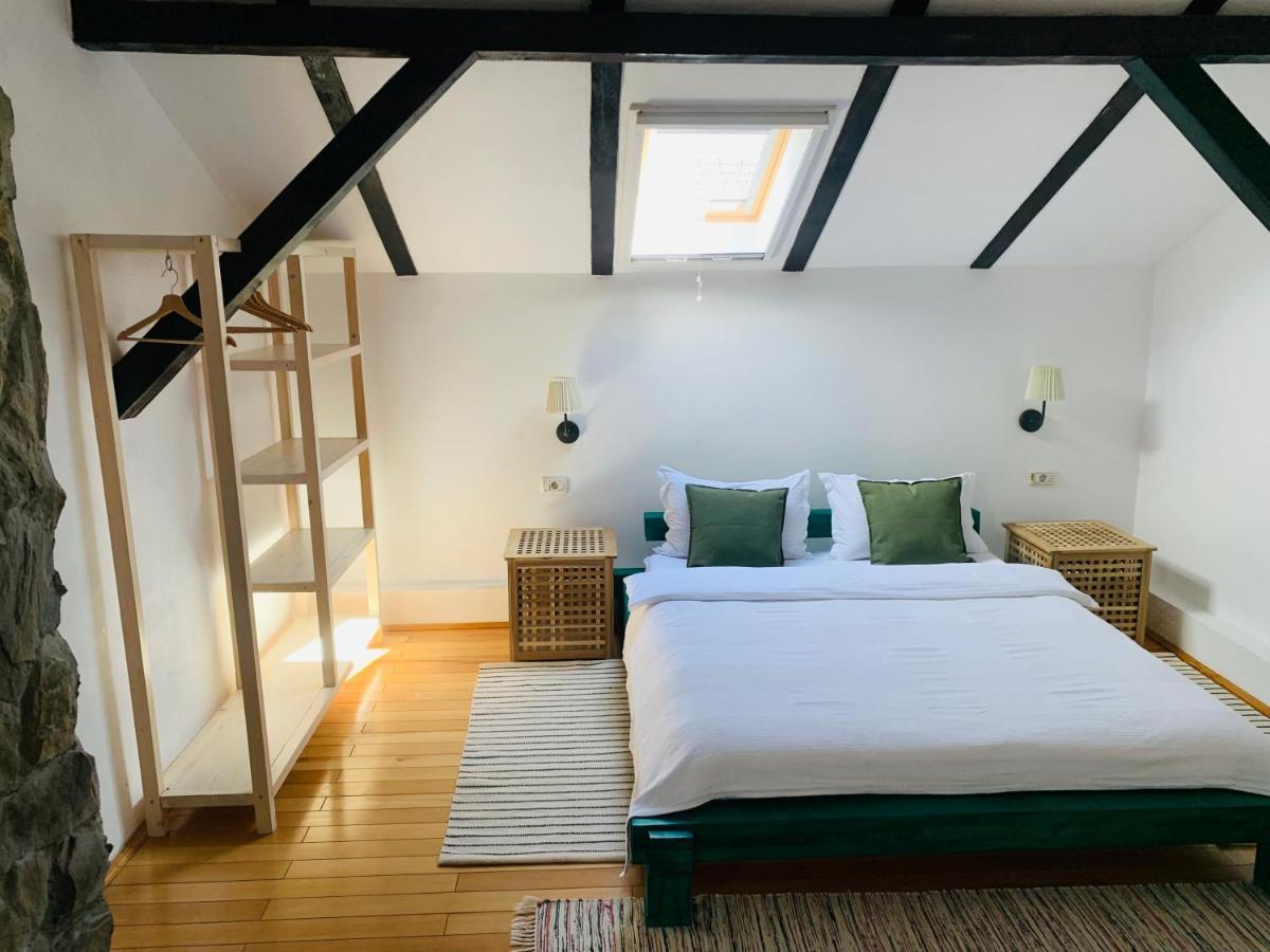 Hotel Casa "La Moara Din Gradina" à Eftimie Murgu Extérieur photo