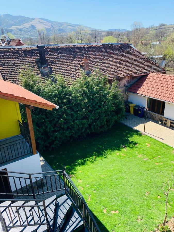 Hotel Casa "La Moara Din Gradina" à Eftimie Murgu Extérieur photo