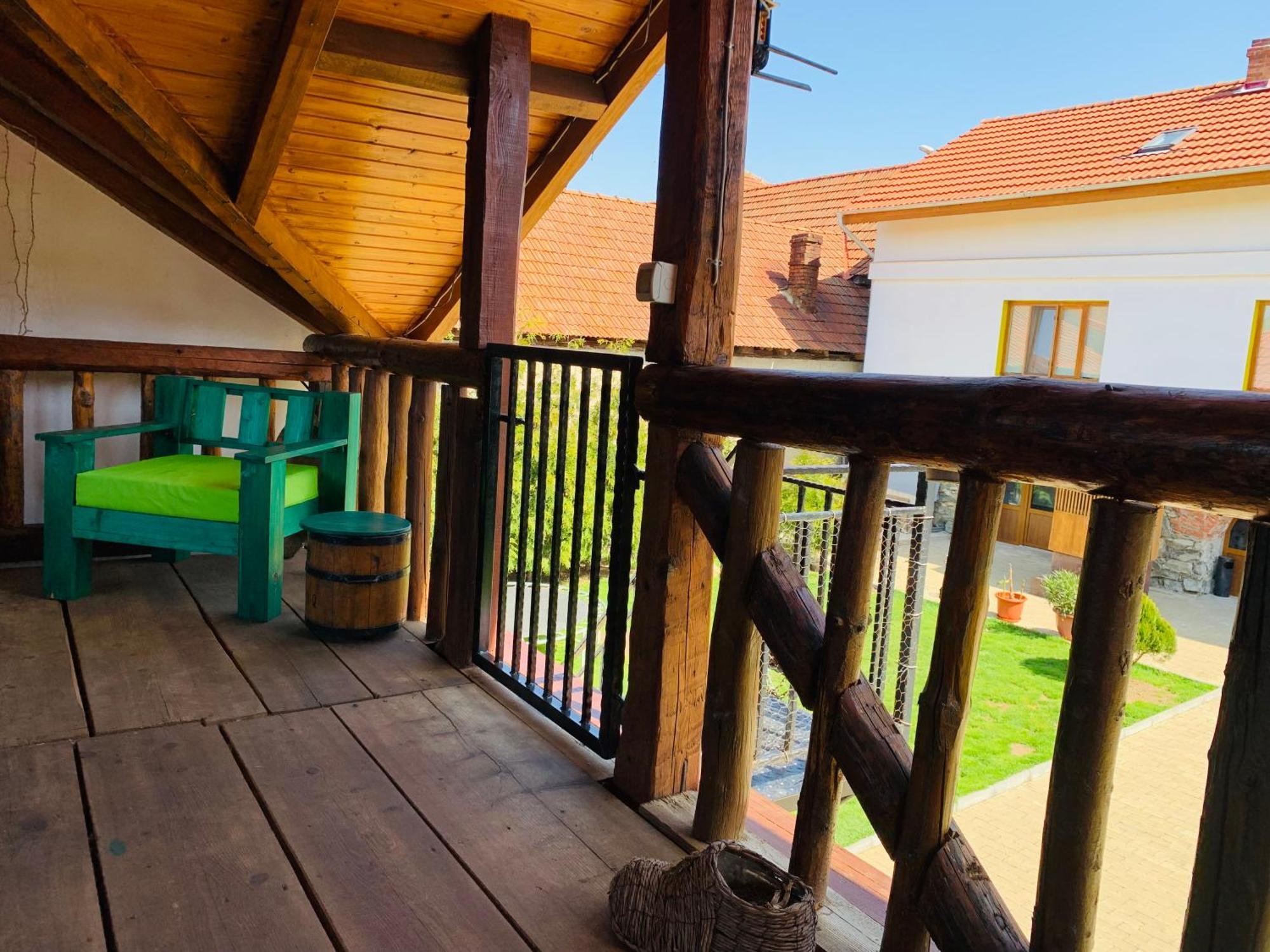Hotel Casa "La Moara Din Gradina" à Eftimie Murgu Extérieur photo