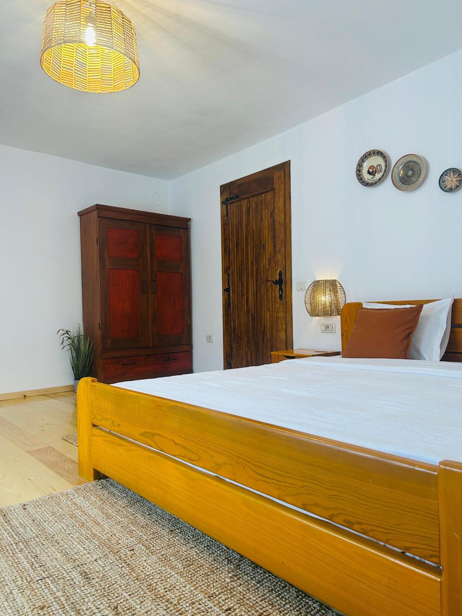 Hotel Casa "La Moara Din Gradina" à Eftimie Murgu Extérieur photo