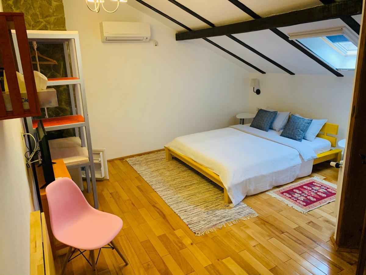 Hotel Casa "La Moara Din Gradina" à Eftimie Murgu Extérieur photo